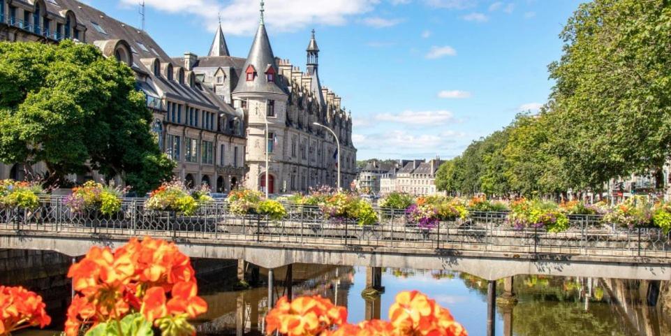 Quimper: T3 Avec Vue Cathedrale Proche Gare Lejlighed Eksteriør billede